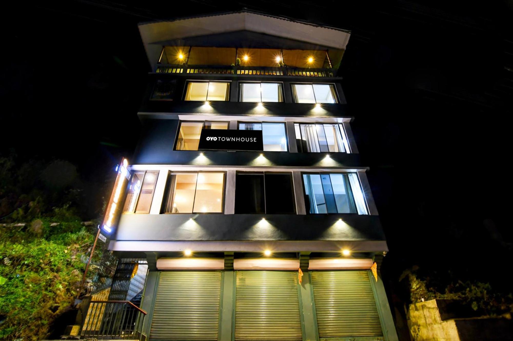 ホテル Super Townhouse Downtown ガントク エクステリア 写真